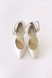 White Ballroom with Gold Heel